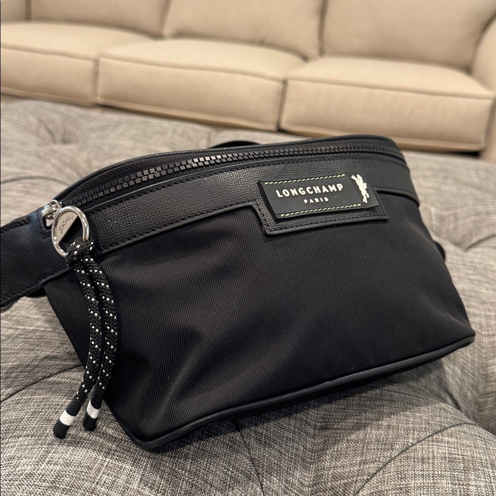 **SOLD** Longchamp Bag Black Nylon Belt Bag Fanny Pack Rare - Picture 3 of 17
